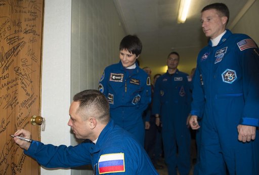 Expedition 42 Door Signing