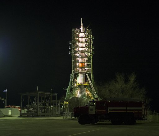 Expedition 42 Soyuz Preparation