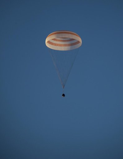 Expedition 42 Soyuz TMA-14M Landing
