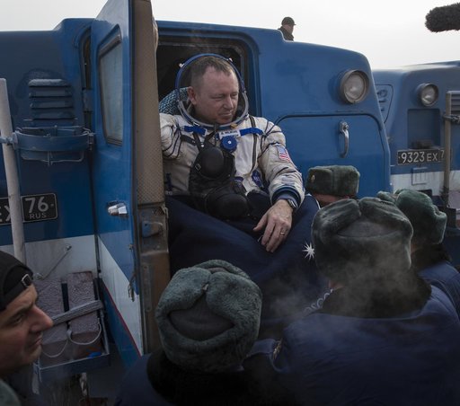 Expedition 42 Soyuz TMA-14M Landing