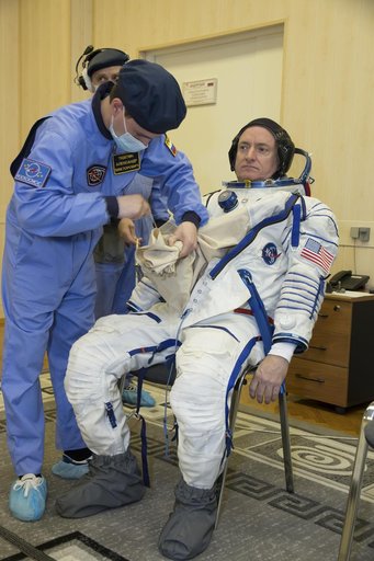 Expedition 43 Preflight