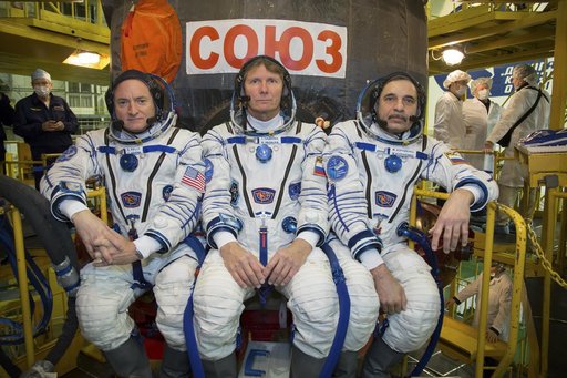 Expedition 43 Preflight