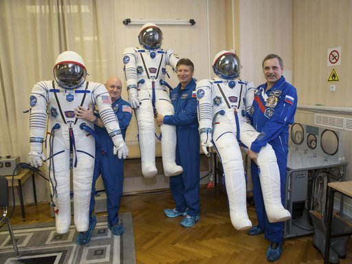 Expedition 43 Preflight