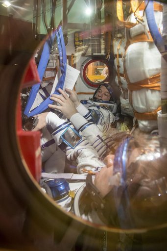 Expedition 43 Preflight