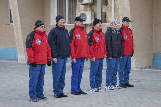 Expedition 43 Flag Raising