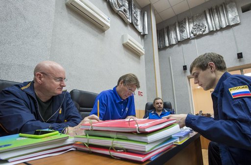 Expedition 43 Preflight