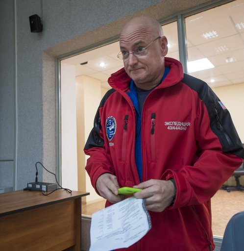 Expedition 43 Preflight