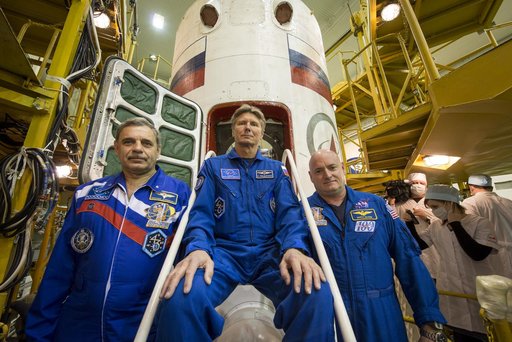 Expedition 43 Soyuz Check