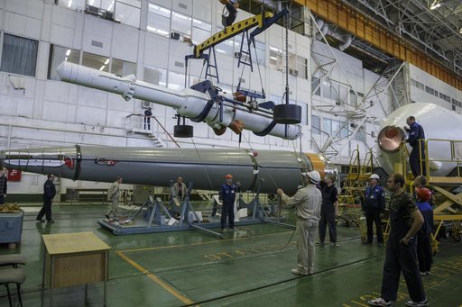 Expedition 43 Soyuz Assembly