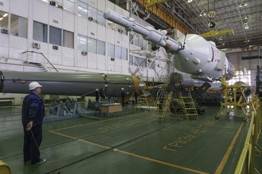 Expedition 43 Soyuz Assembly