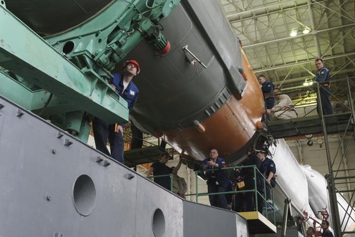 Expedition 43 Soyuz Assembly