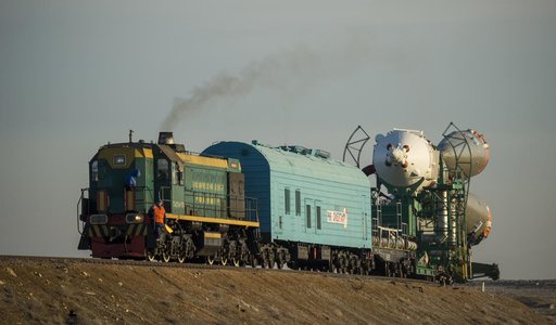 Expedition 43 Soyuz Rollout