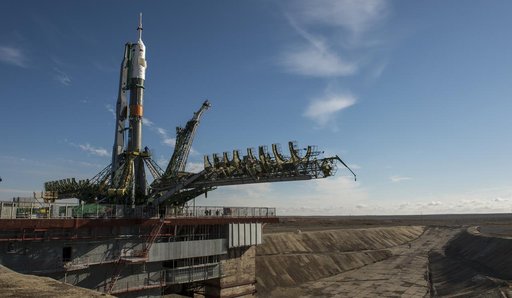 Expedition 43 Soyuz Rollout
