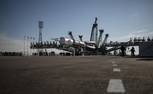 Expedition 43 Soyuz Rollout