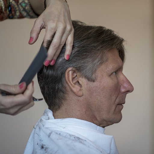 Expedition 43 Crew Haircuts