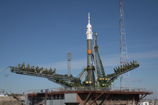 Expedition 43 Soyuz Rollout