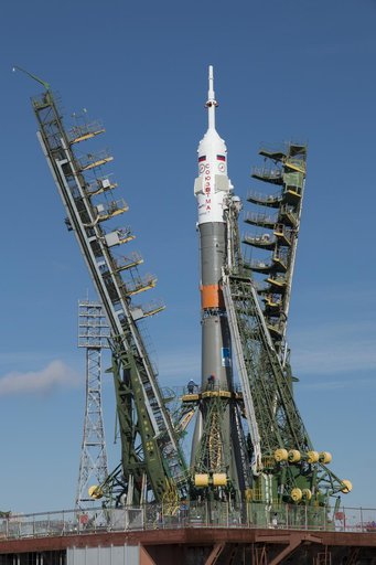 Expedition 43 Soyuz Rollout