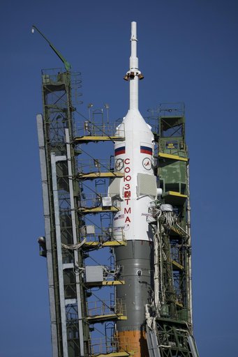 Expedition 43 Soyuz Rollout