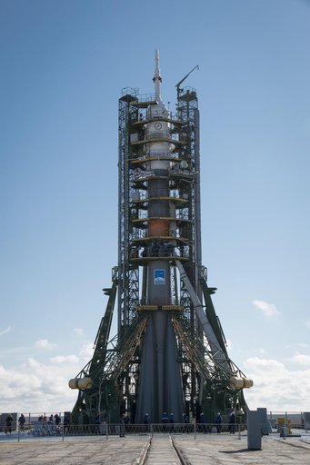 Expedition 43 Soyuz Rollout