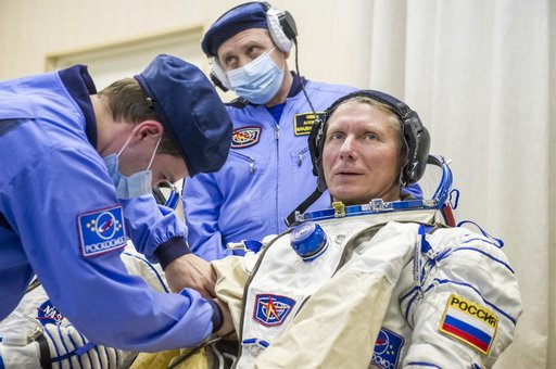 Expedition 43 Preflight
