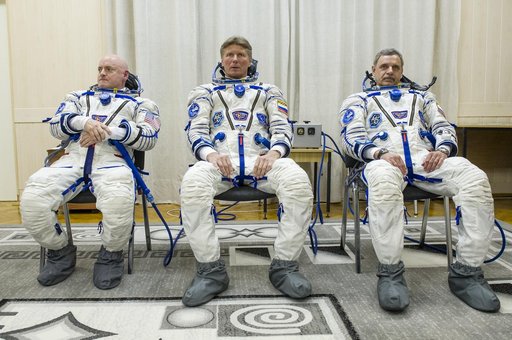 Expedition 43 Preflight
