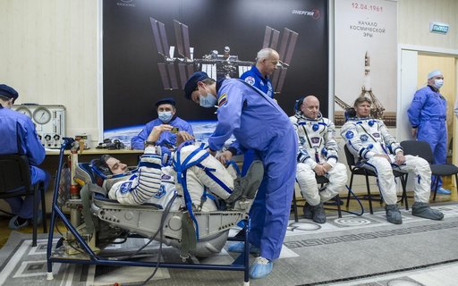Expedition 43 Preflight