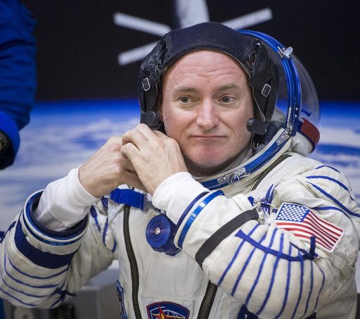 Expedition 43 Preflight