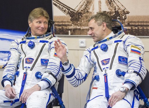 Expedition 43 Preflight