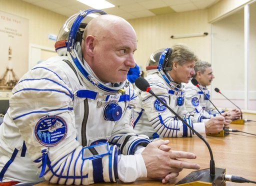 Expedition 43 Preflight