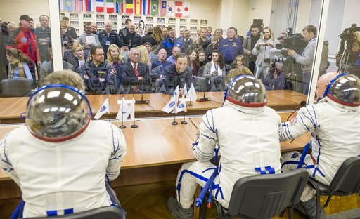 Expedition 43 Preflight