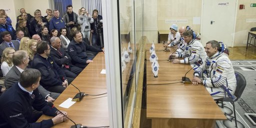 Expedition 43 Preflight