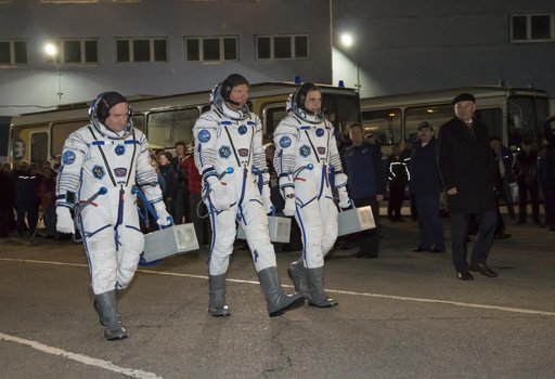 Expedition 43 Preflight