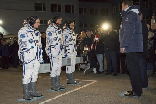 Expedition 43 Preflight