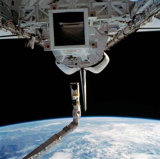 Spartan 1 satellite sits in Discovery's payload bay