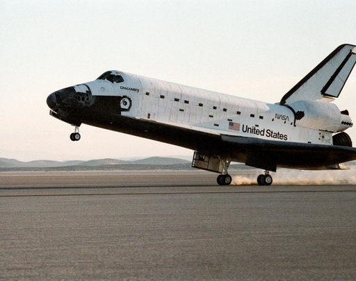 STS 51-G Discovery lands at Edwards Air Force Base, California