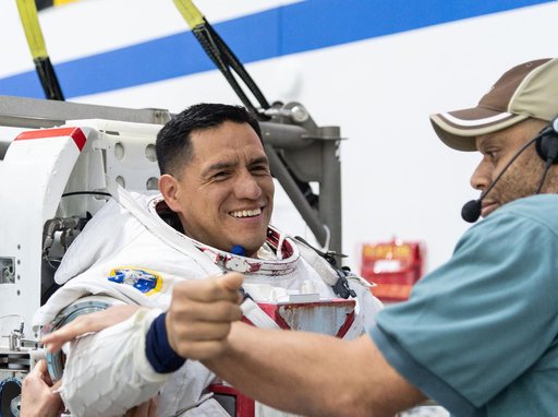 Frank Rubio in spacewalk training