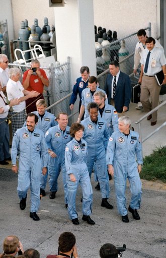 STS 61-A crew leave operations & checkout facility for launch pad