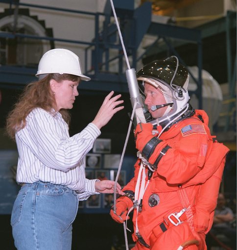 STS-95 crew training - emergency egress training at bldg 9