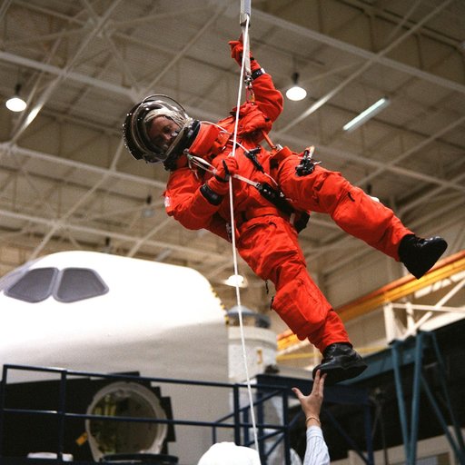 STS-93 egress training in bldg 9 FFT