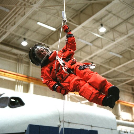 STS-93 egress training in bldg 9 FFT