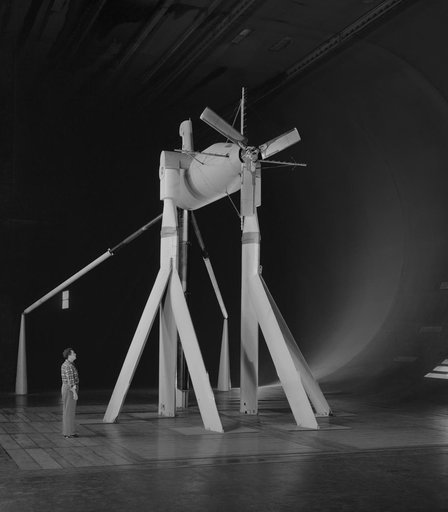 Cambered Propeller Design for VTOL/STOL Airplane.