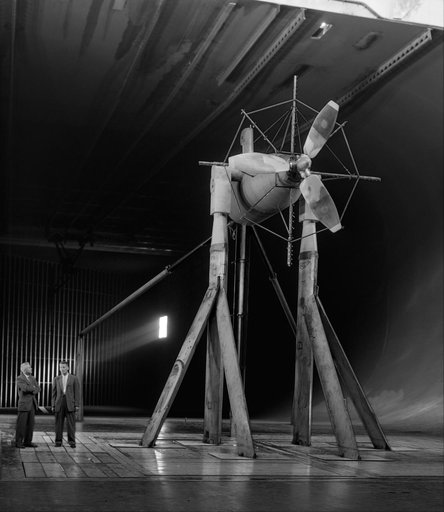 Cambered Propeller Design for VTOL/STOL Airplane.