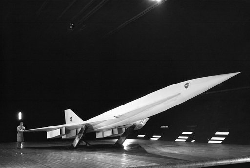 Fixed Wing Supersonic Transport in Ames 40x80 Foot Wind Tunnel.