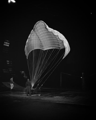 Langley Parawing Flying Vertically in 40x80 Foot Wind Tunnel.