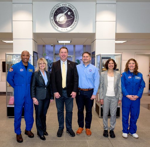 Orion Astronauts Visit Ames Entry Systems and Technology Divisio