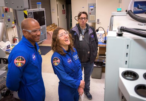 Orion Astronauts Visit Ames Entry Systems and Technology Divisio