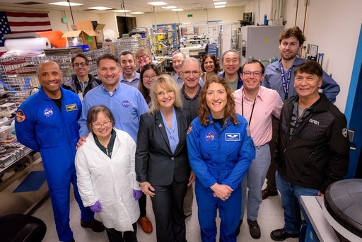 Orion Astronauts Visit Ames Entry Systems and Technology Divisio