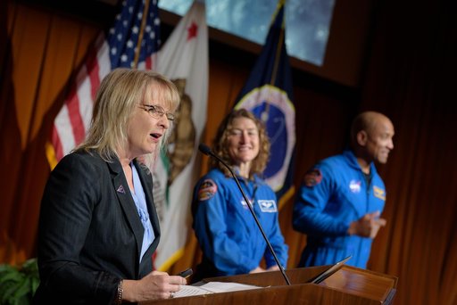 Orion Astronauts Visit Ames Entry Systems and Technology Divisio