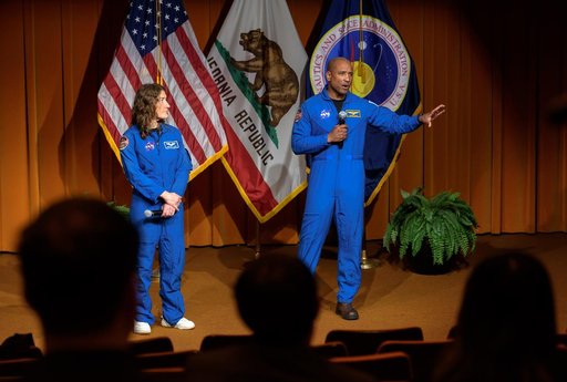 Orion Astronauts Visit Ames Entry Systems and Technology Divisio