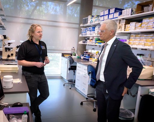 Mark Clampin Tours the Bioscience Collaborative Laboratory